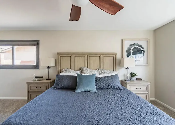 Colorful Desert Hideaway - Heated Pool & Bbq Holiday home