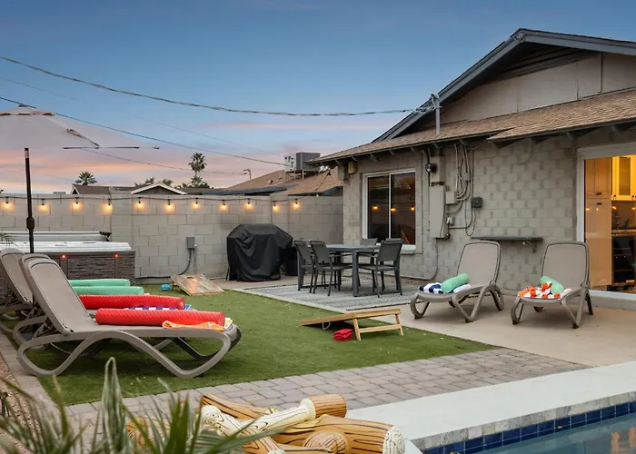 Holiday home Colorful Desert Hideaway - Heated Pool & Bbq